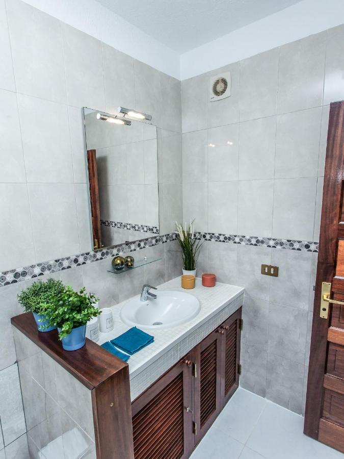 Spectacular Renovated Apartment, 5 Min To Camison Beach, With Aircon Arona  Luaran gambar